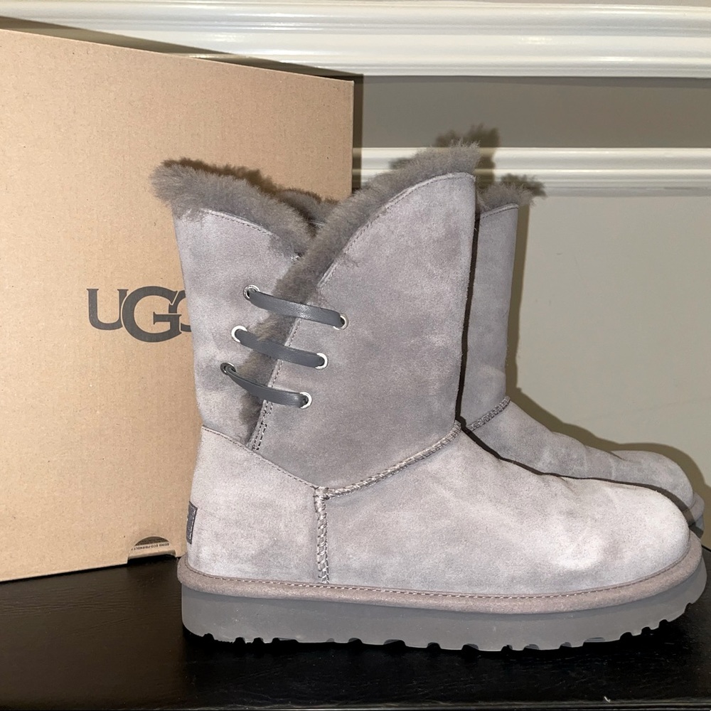 Women’s Ugg Classic Short Cuff Grey Boot